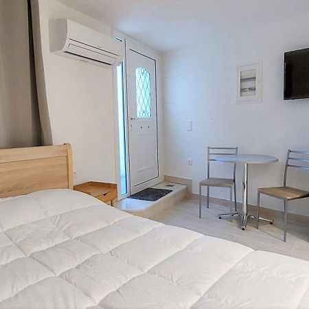 Athens Plaka Family Suites Værelse billede